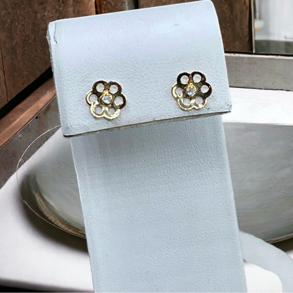 🌺14K Gold & GENUINE Diamond Earrings - Picture 11 of 12